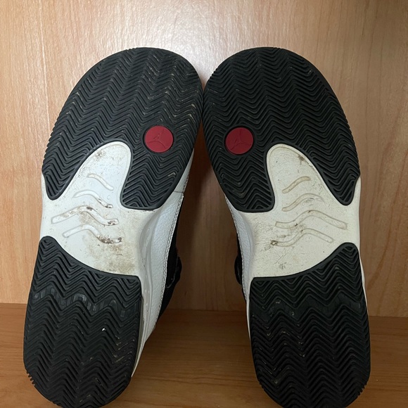 Nike Air Jordan Max Aura boys size 6 - Picture 4 of 4